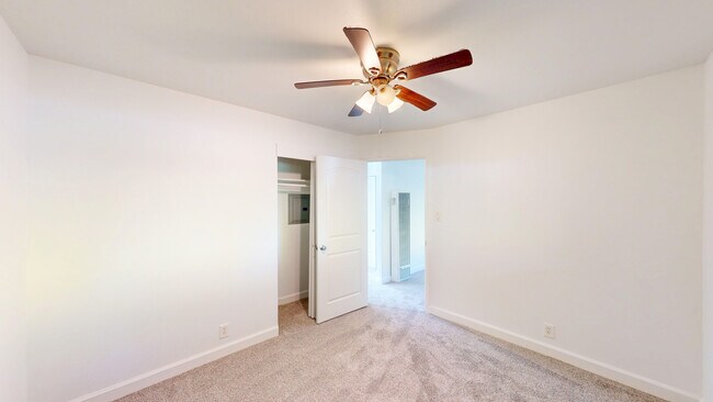 Building Photo - 15415 Marty Dr