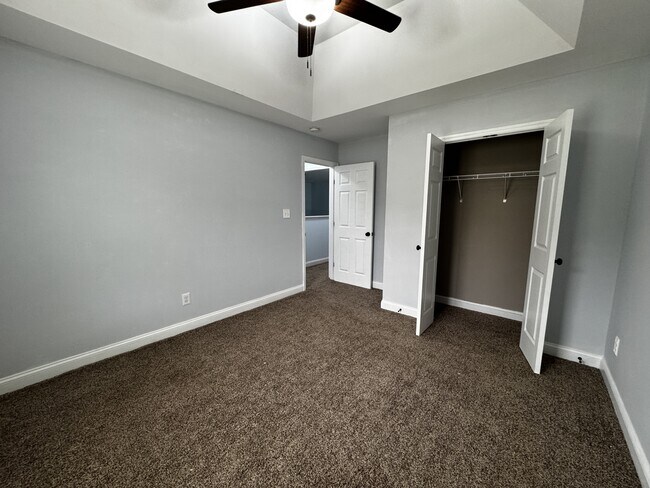 Building Photo - 231 Southwoods Ln