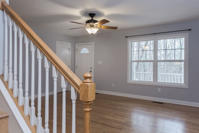 Building Photo - Central AVL - Beautiful 3/2 Cape Cod