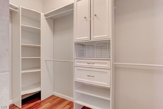 Building Photo - 325 Brilliant Summit Cir
