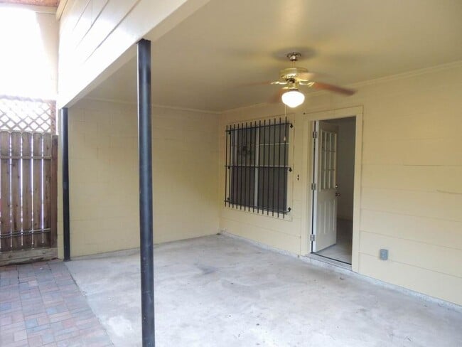 Building Photo - 8870 Kempwood Dr