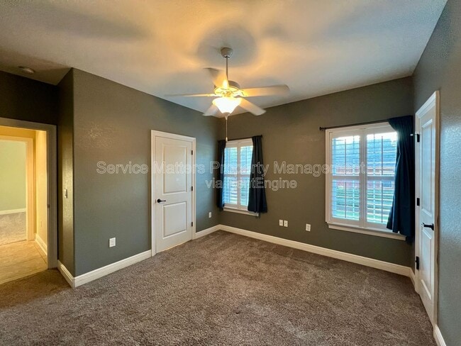 Building Photo - 2926 Greystone Dr