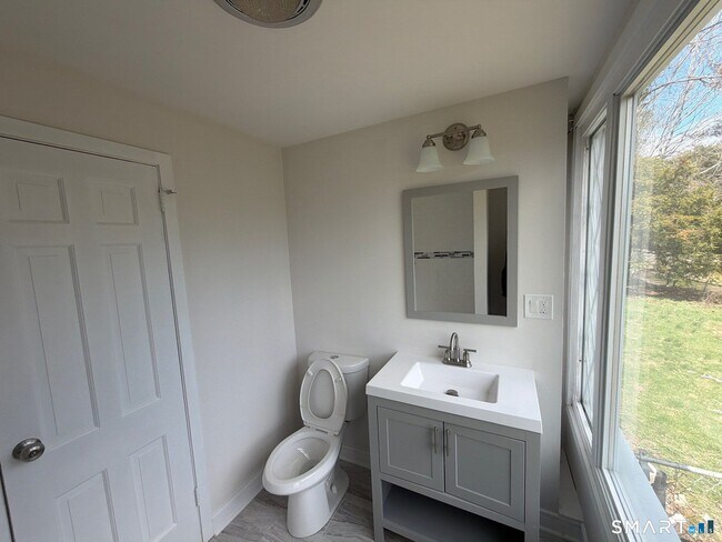 Building Photo - 316 W Main St