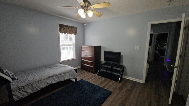 Building Photo - 108 Kimeo Way