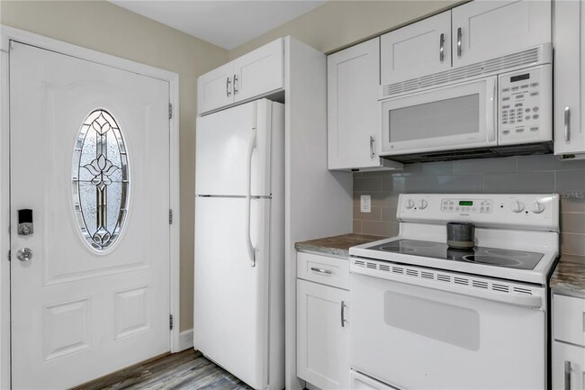 Building Photo - 4510 La Capri Ct