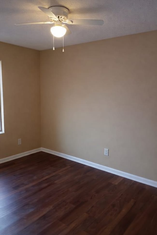 Building Photo - Coming Soon: 3 Bed, 2.5 Bath Condo