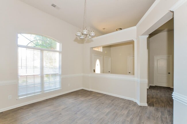 Building Photo - 4520 L & N Ave