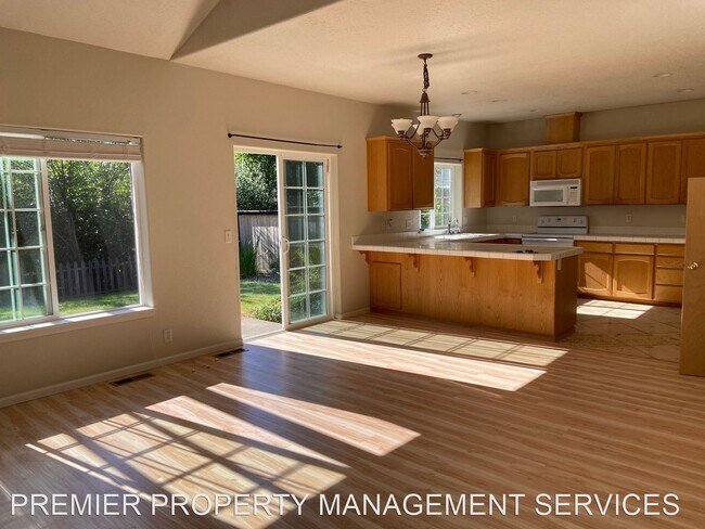 Building Photo - 3 br, 2 bath House - 2272 33rd Street