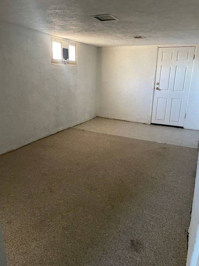 Building Photo - Off the beaten path