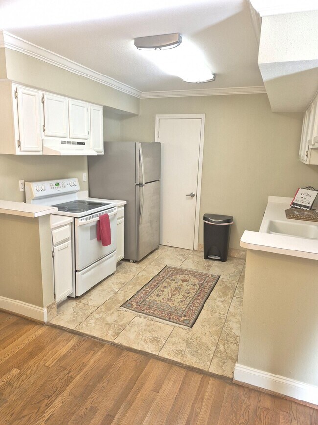 Building Photo - 1601 S Shepherd Dr