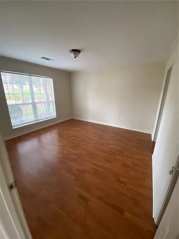 Building Photo - 533 Versailles Blvd