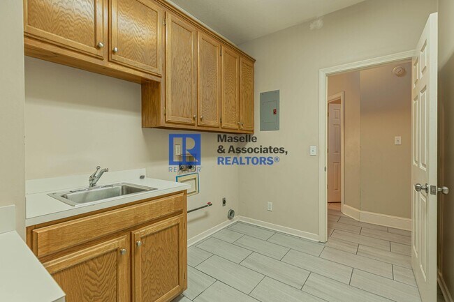 Building Photo - 4 Bed/2.5 Bath Home in Jackson in Heatherton