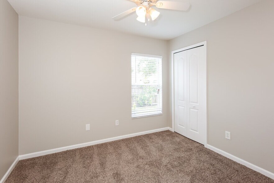 Building Photo - 10302 Soaring Eagle Dr