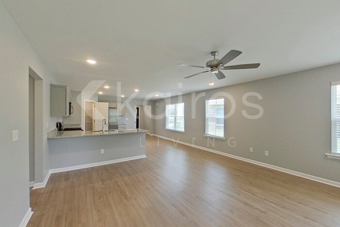 Building Photo - 664 June St