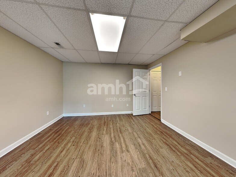 Building Photo - 5050 Toucan Ln