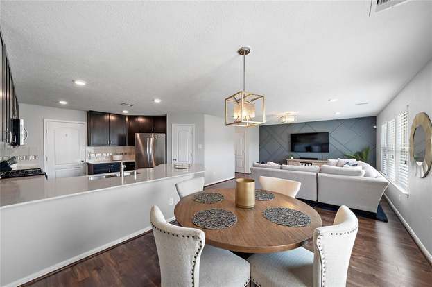 Building Photo - 15827 Copper Oak Ln