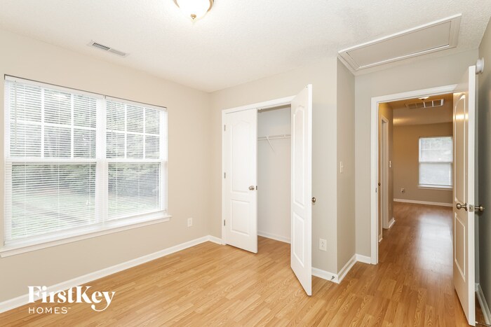 Building Photo - 885 Raindrops Rd