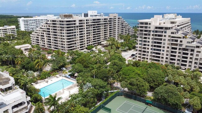 Building Photo - 161 Crandon Blvd