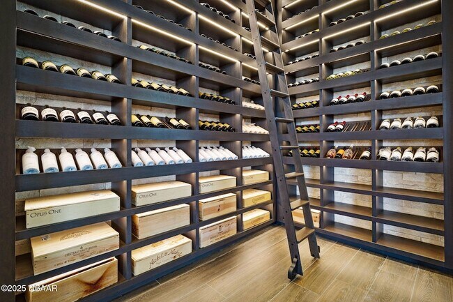 Building Photo - 4 Jasmine Run