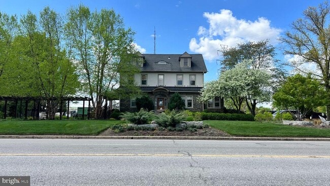 Building Photo - 7630 Cheltenham Ave