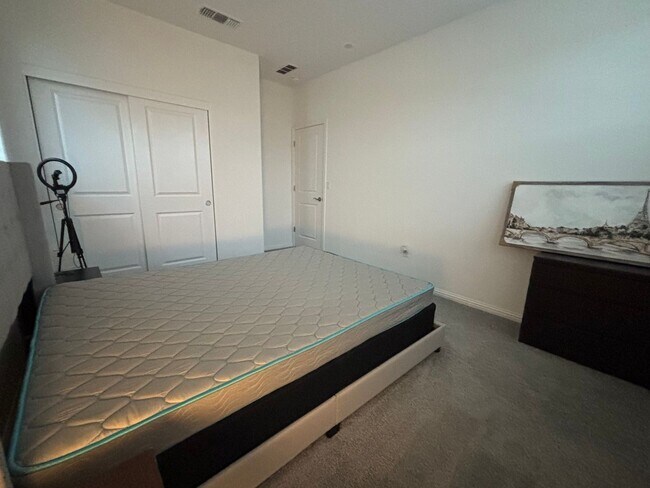 Building Photo - Gorgeous New home with 4 bed/2.5 bath in Brentwood