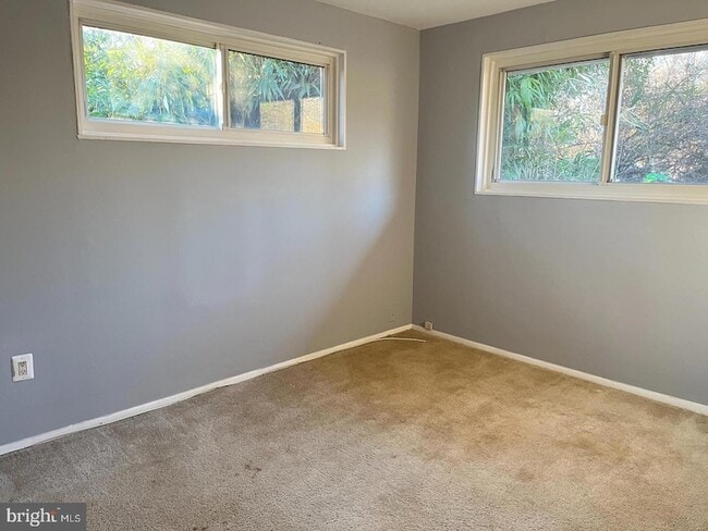 Building Photo - 6323 Fenton Ct