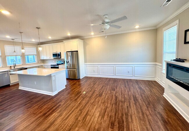 Building Photo - Experience Modern Coastal Living!