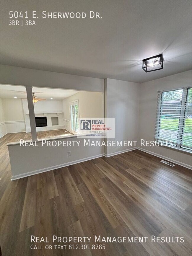 Building Photo - 5041 E Sherwood Dr
