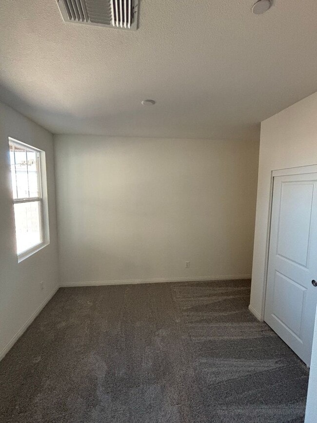 Building Photo - Modern Inspirada Living – 4 Bed Home with Loft & Downstairs Suite