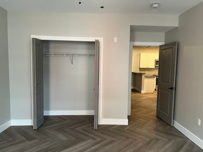 Building Photo - eml649