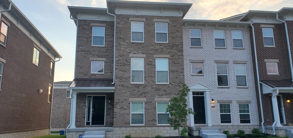 Primary Photo - 13841 Gatsby Dr