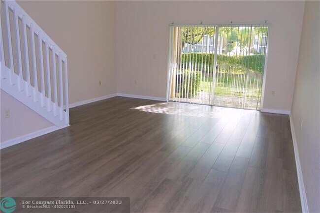 Building Photo - 5926 Riverside Ave