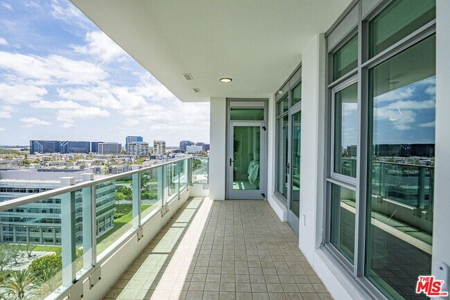 Building Photo - 3141 Michelson Dr