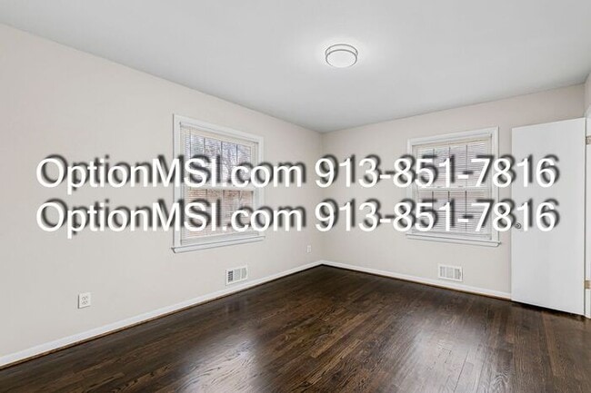 Building Photo - 1/2 month free if moved in by 1/25/26!! Move-in ready!!