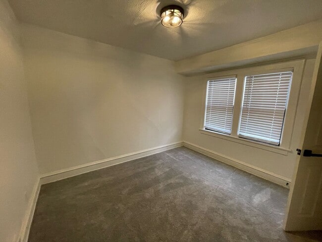 Building Photo - 3158 N 39th St