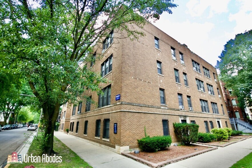 Primary Photo - 3908 N Janssen Ave