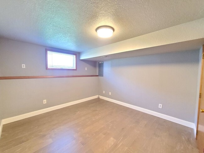 Building Photo - $3,400- 5 Bed / 3 Bath Beautiful Home in Upper South Hill