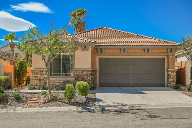 Building Photo - Welcome Home!  One Store Home