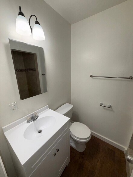 Building Photo - 21809 Lanark St