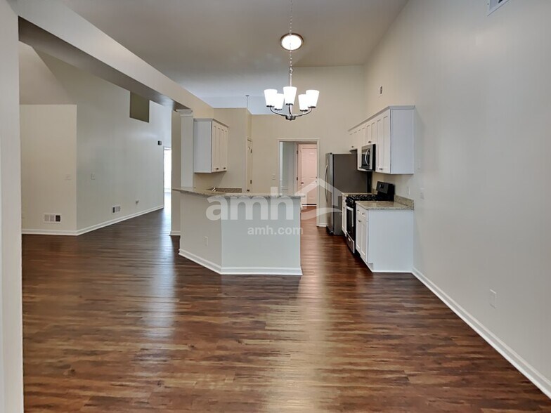 Building Photo - 4282 Moccasin Trail