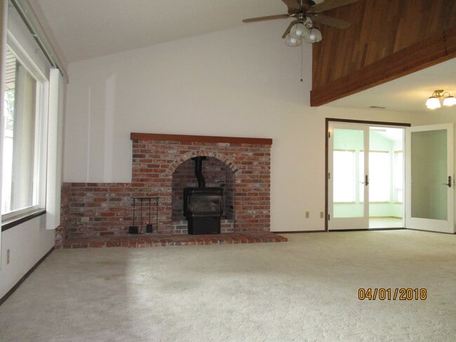 Building Photo - 2539 S Underwood St