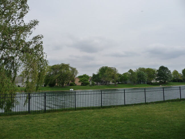 Building Photo - 2704 Cherry Hills Dr
