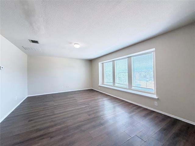 Building Photo - 1910 Pin Oak Ln