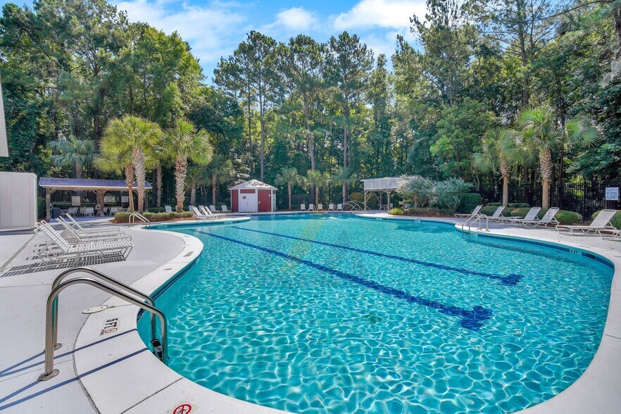 Building Photo - 420 Gardners Cir