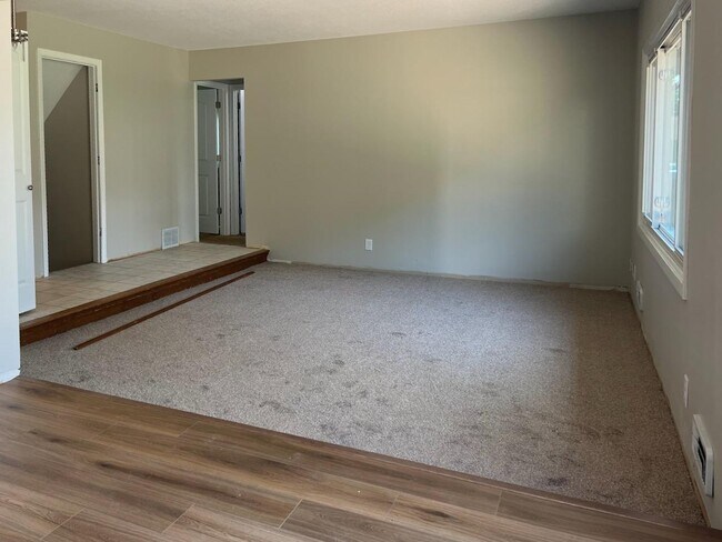 Building Photo - 6649 Homestead Ave Ct S