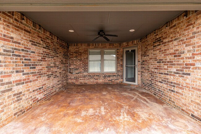 Building Photo - 208 Berkshire Ave