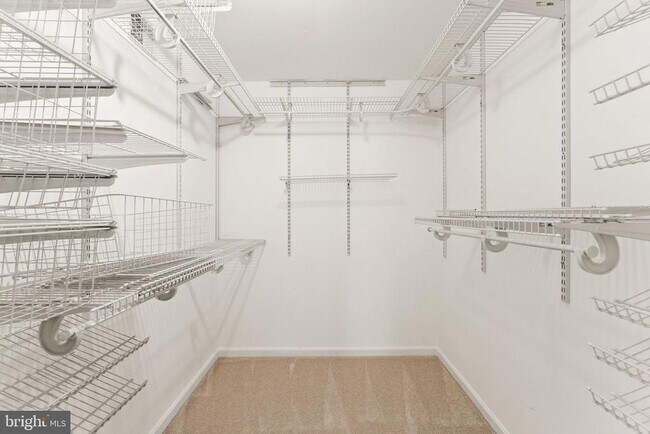 Building Photo - 43205 Cardston Pl