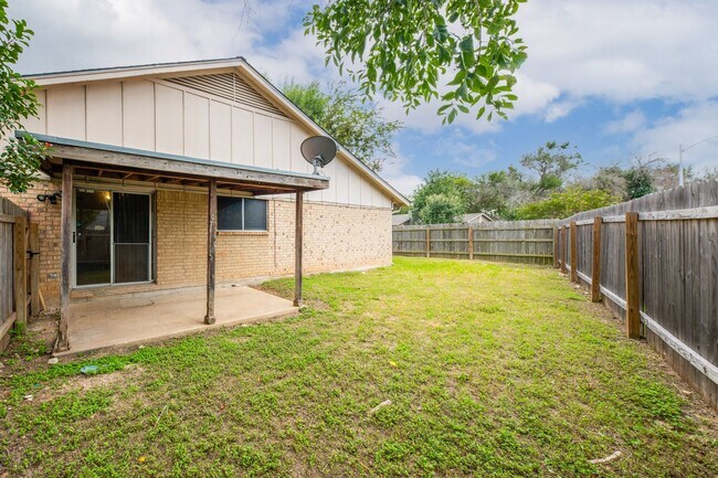 Building Photo - CV-AUS2605 Brickford