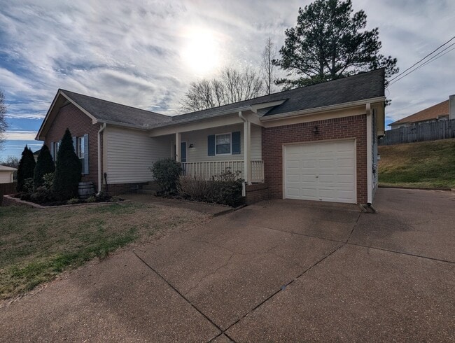 Building Photo - 1403 Cedardale Ct