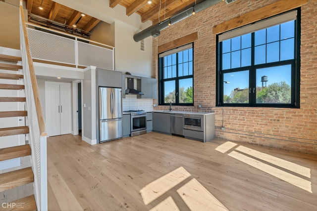 Building Photo - 731 N Sangamon St